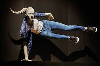 20220112_mannequin1_pr.jpg