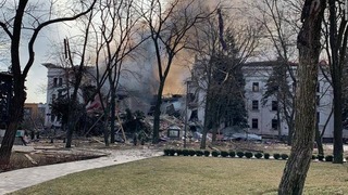 220316132157-01-mariupol-drama-theatre-bombing-super-169.jpg